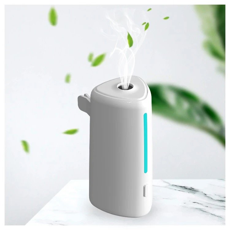 Hot Sale battery Car Perfume Diffuser Wholesale Air Freshener Essential Oil Car Diffuser USB