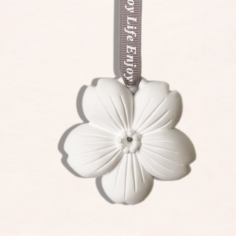 Stocked Sakura Flower Shaped Hanging Ceramic Home Fragrance Air Freshener Aroma Stone Porcelain Scented Essential Oil Diffuser