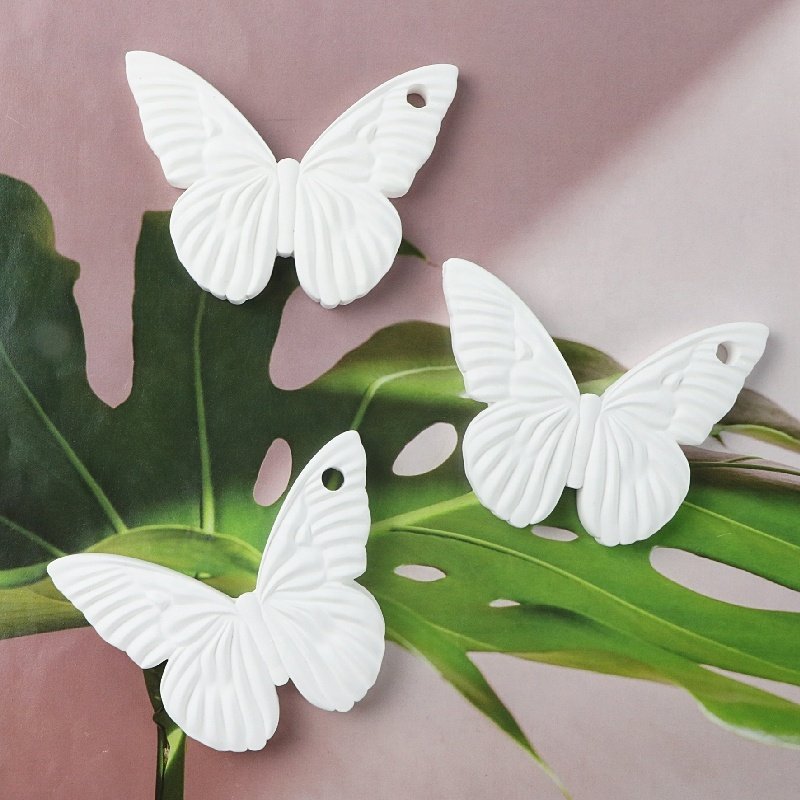 Wholesale Butterfly Shape Hanging Wardrobe Car Air Freshener Scented Ceramic Essential Oil Fragrance Aroma Plaster Diffuser
