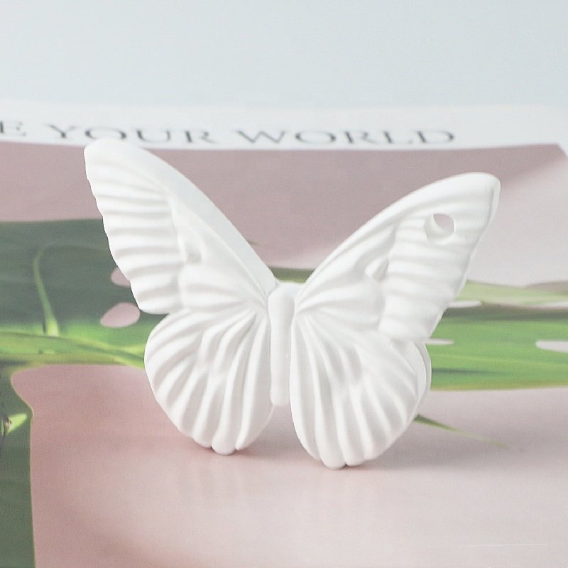 Wholesale Butterfly Shape Hanging Wardrobe Car Air Freshener Scented Ceramic Essential Oil Fragrance Aroma Plaster Diffuser
