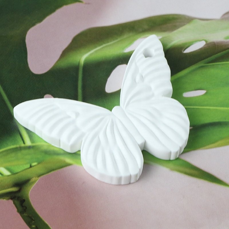 Wholesale Butterfly Shape Hanging Wardrobe Car Air Freshener Scented Ceramic Essential Oil Fragrance Aroma Plaster Diffuser