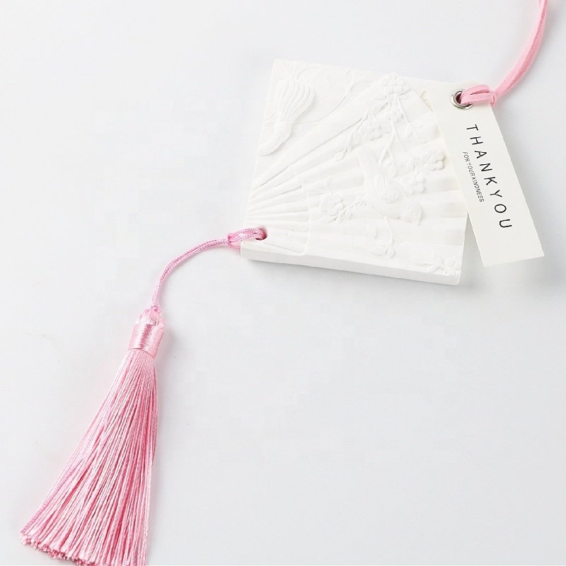 Chinese Style Home Decoration Car Wardrobe Air Freshener Hanging Scented Ceramic Aroma Plaster Fragrance Essential Oil Diffuser