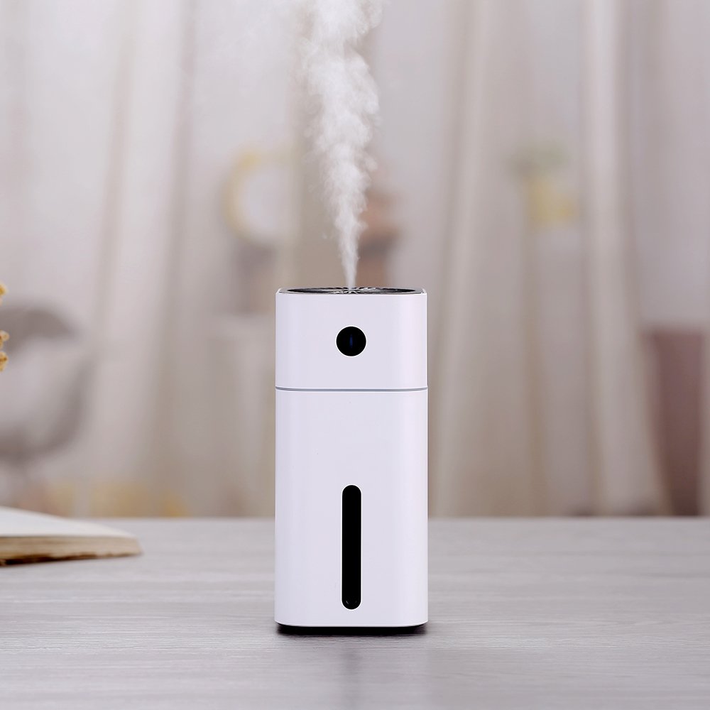 YYD air freshener humidifier usb portable ultrasonic diffuser mini car 7 color LED light charge air humidifier for home.