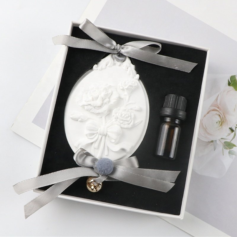 Stocked Luxury Gift Home Fragrance Decoration Car Wardrobe Air Freshener Hanging Scented Ceramic Aroma Plaster Flower Diffuser