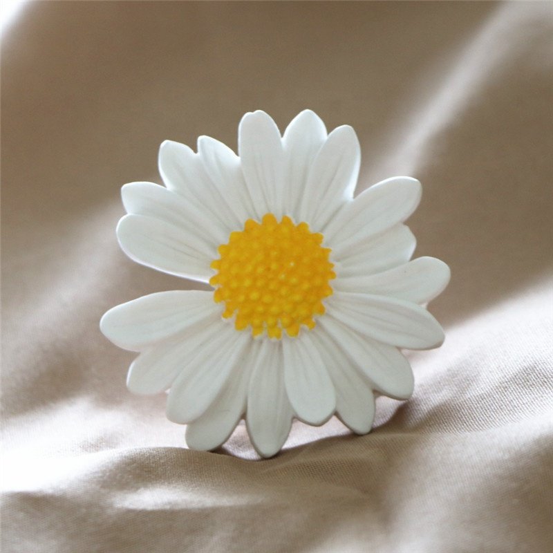 FinRu Wholesale Stocked Daisy Flower Shaped Scented Ceramic Stone Porcelain Aroma Essential Oil Fragrance Diffuser Car Freshener
