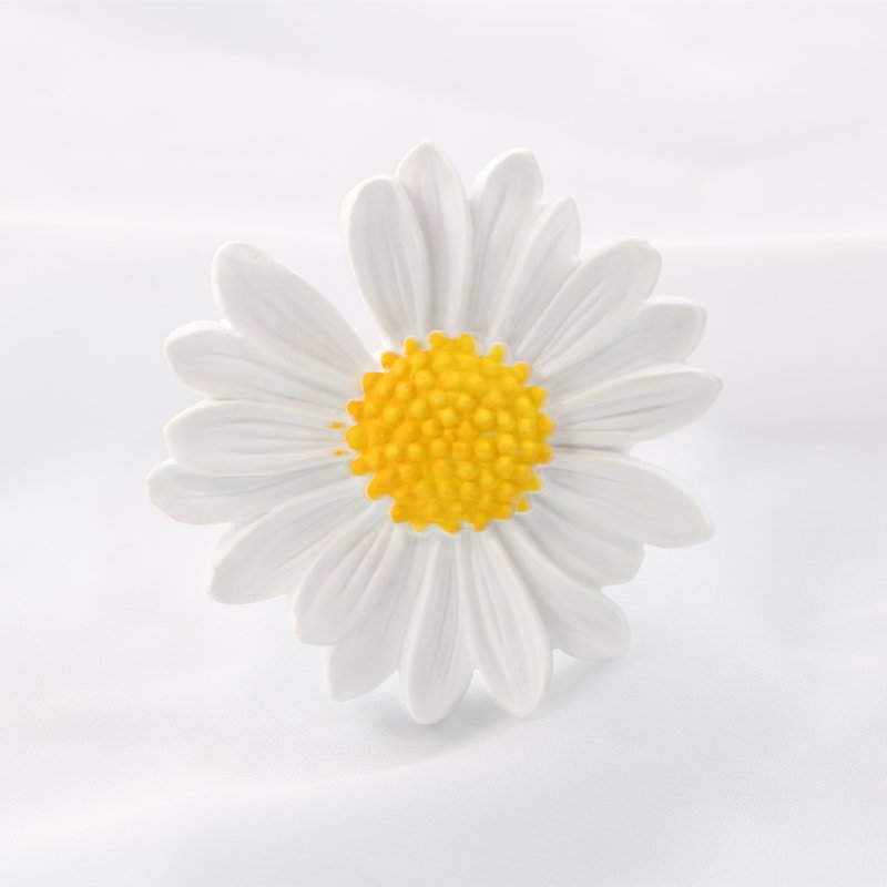 FinRu Wholesale Stocked Daisy Flower Shaped Scented Ceramic Stone Porcelain Aroma Essential Oil Fragrance Diffuser Car Freshener