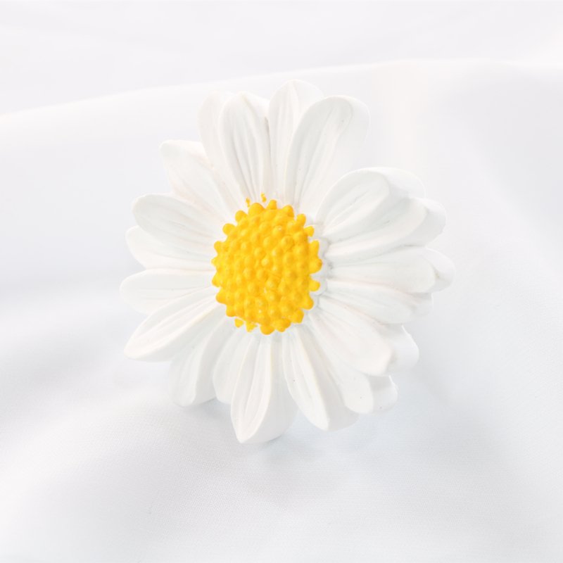 FinRu Wholesale Stocked Daisy Flower Shaped Scented Ceramic Stone Porcelain Aroma Essential Oil Fragrance Diffuser Car Freshener