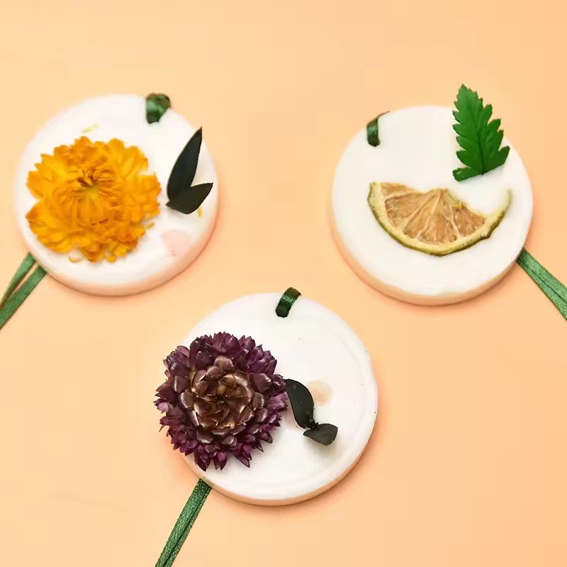 Hot-selling Tablet Household Car Air Freshener Lasting fragrance Dried Flowers Car Hanging Wax Sachet