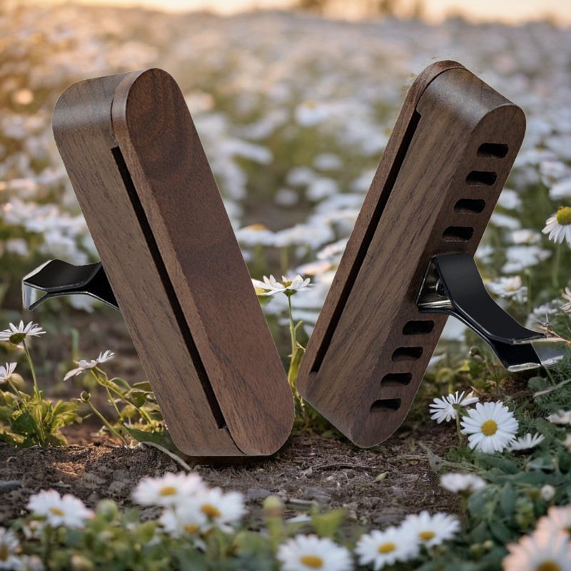 TY Solid wood car aromatreatment air outlet for cars decorative air freshener Wood clamshell aromatreatment auto parts