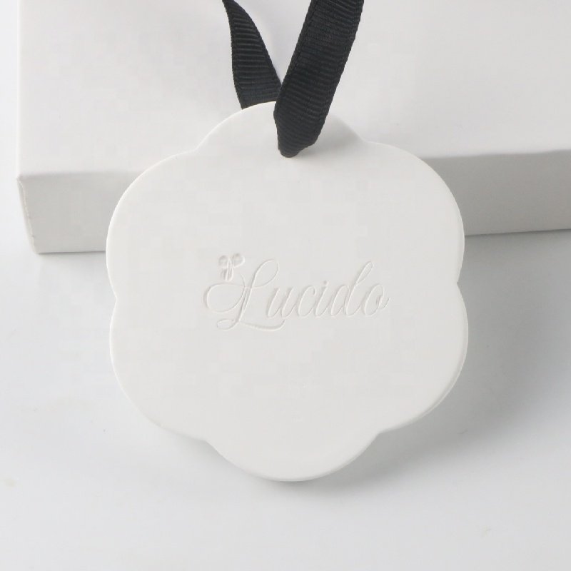 Engraved Logo Hanging Scented Ceramic Flower Oil Diffuser Perfume Pendant Car Air Freshener Home Wardrobe Aroma Decoration