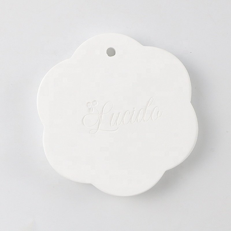 Engraved Logo Hanging Scented Ceramic Flower Oil Diffuser Perfume Pendant Car Air Freshener Home Wardrobe Aroma Decoration