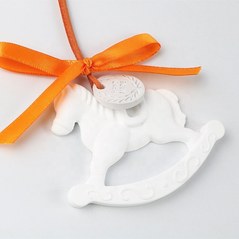 New White Horse Shaped Home Decoration Hanging Car Wardrobe Scented Ceramic Aroma Plaster Fragrance Essential Oil Diffuser