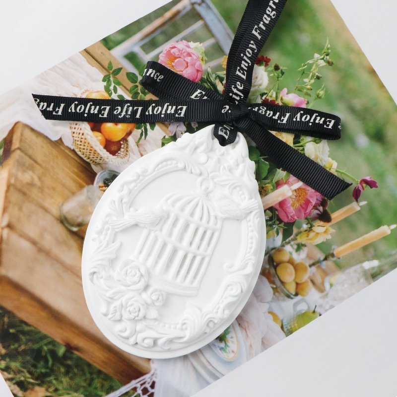 White Oval Birdcage Shaped Hanging Car Wardrobe Air Freshener Scented Ceramic Aroma Plaster Porcelain Fragrance Oil Diffuser