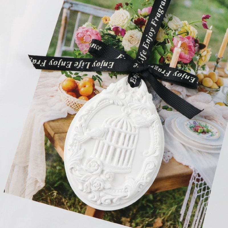 White Oval Birdcage Shaped Hanging Car Wardrobe Air Freshener Scented Ceramic Aroma Plaster Porcelain Fragrance Oil Diffuser