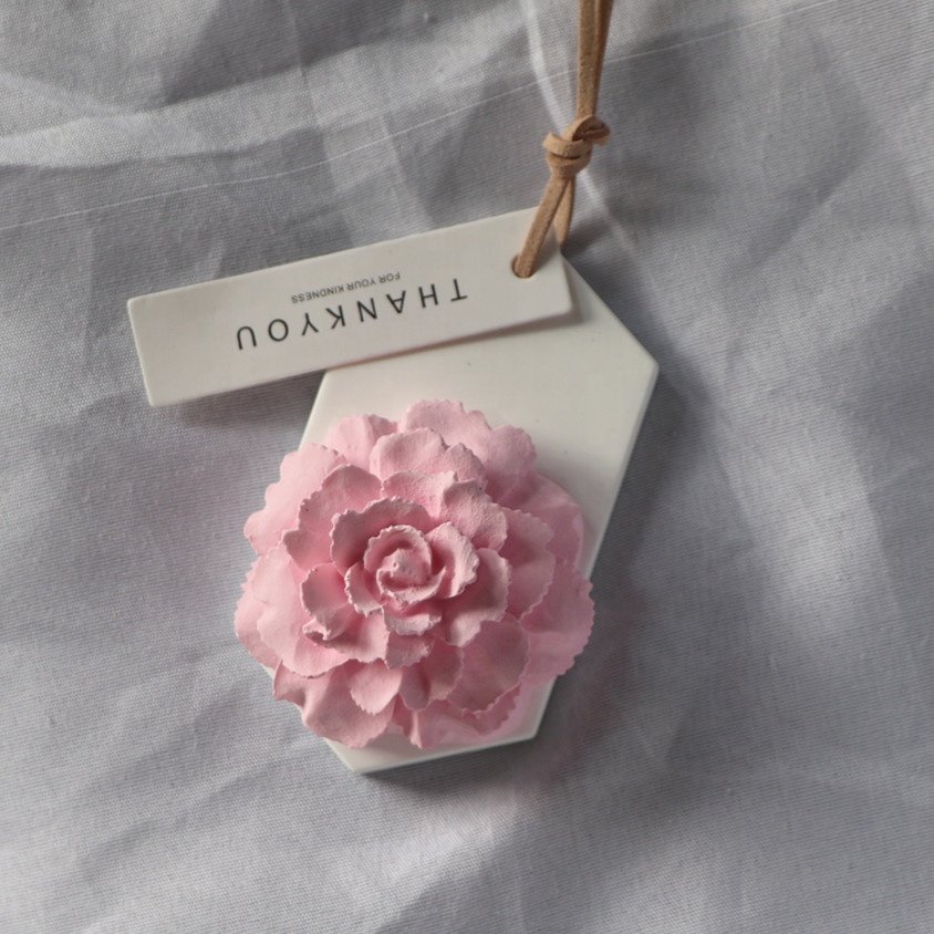 Hanging Mothers' Day Gift Carnation Car Wardrobe Air Freshener Essential Oil Scented Ceramic Aroma Porcelain Flower Diffuser