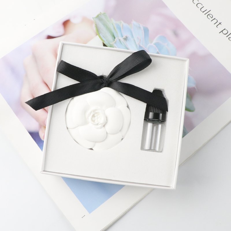 Luxury Car Home Decoration Pendant Air Freshener Gift Hanging Scented Ceramic Camellia Flower Fragrance Oil Aroma Diffuser