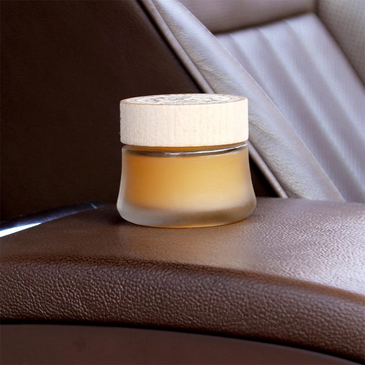 Car Accessories 2022 Portable Dashboard Car Vehicle Fragrance Air Freshener Gel Aromatherapy Perfume Gel for Car Bedroom