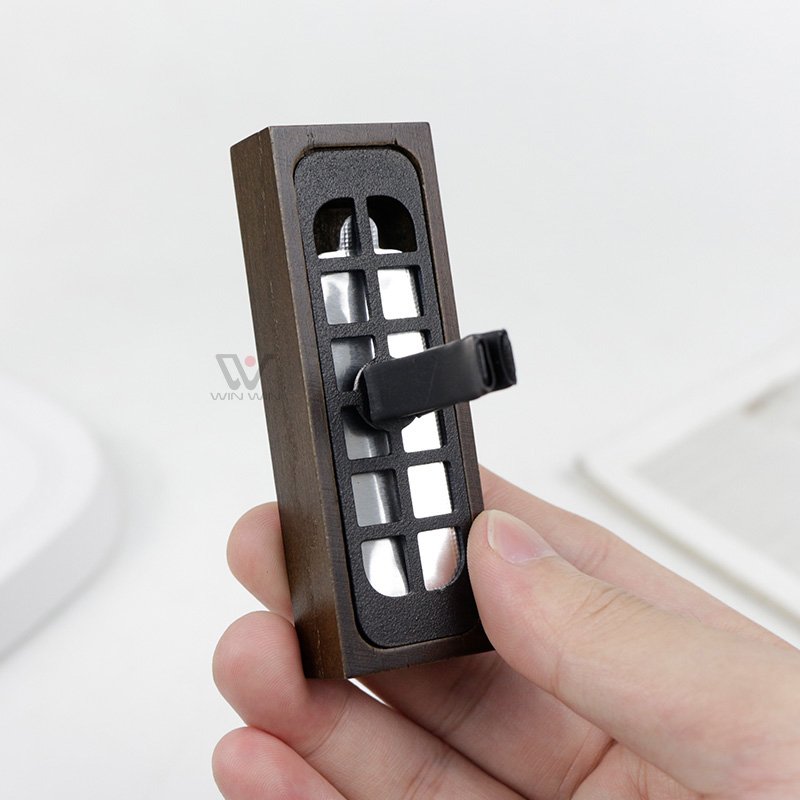 Hot Sale Mini Car Scent Diffuser Custom Air Vent Clip Fragrance Empty Car Perfume Bottle Customize Luxury Car Air Freshener