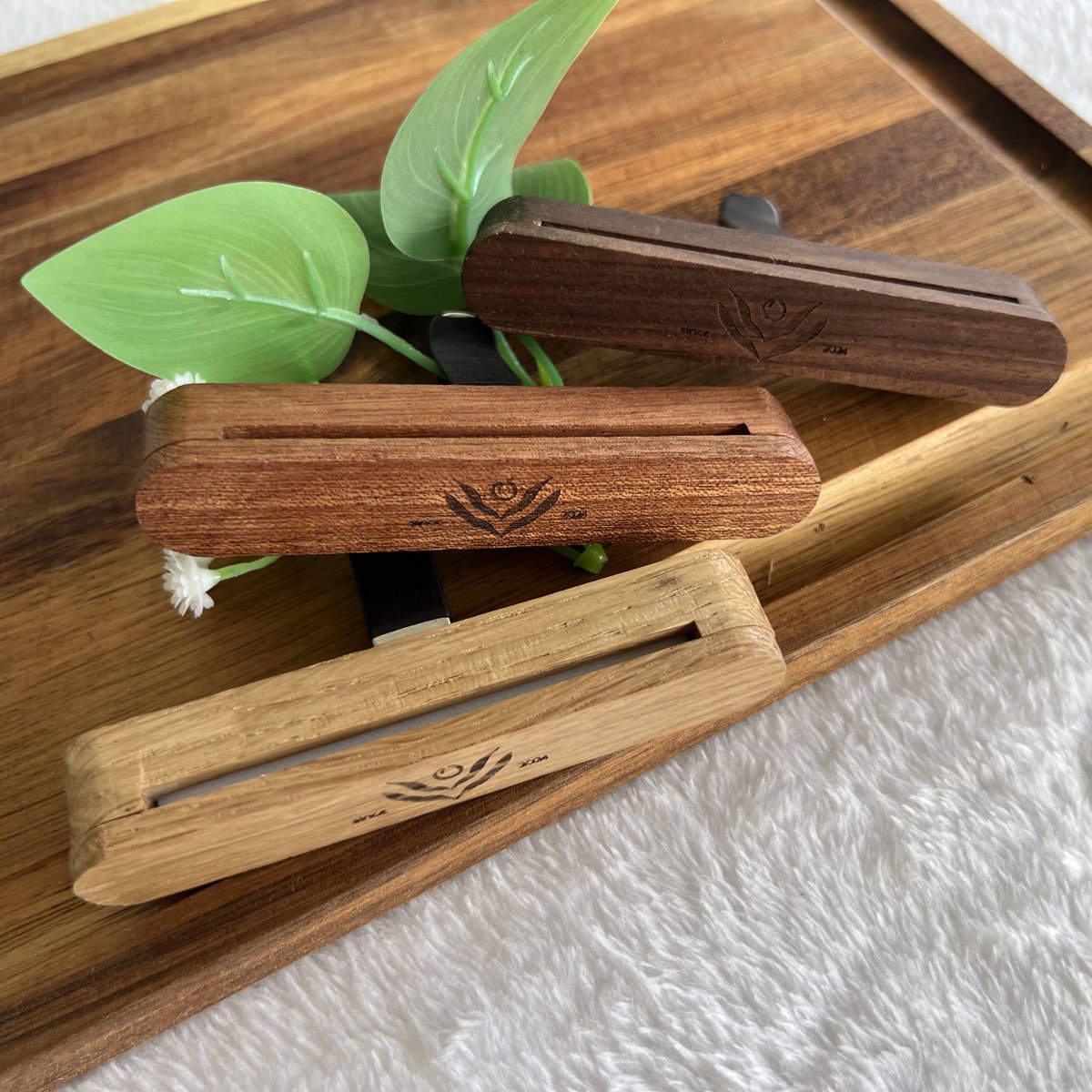 Essential Oil Car Diffuser Wood Car Air Freshener Diffuser Aromatherapy Scents Air Freshener Vent Clip Aromatherapy Diffuser