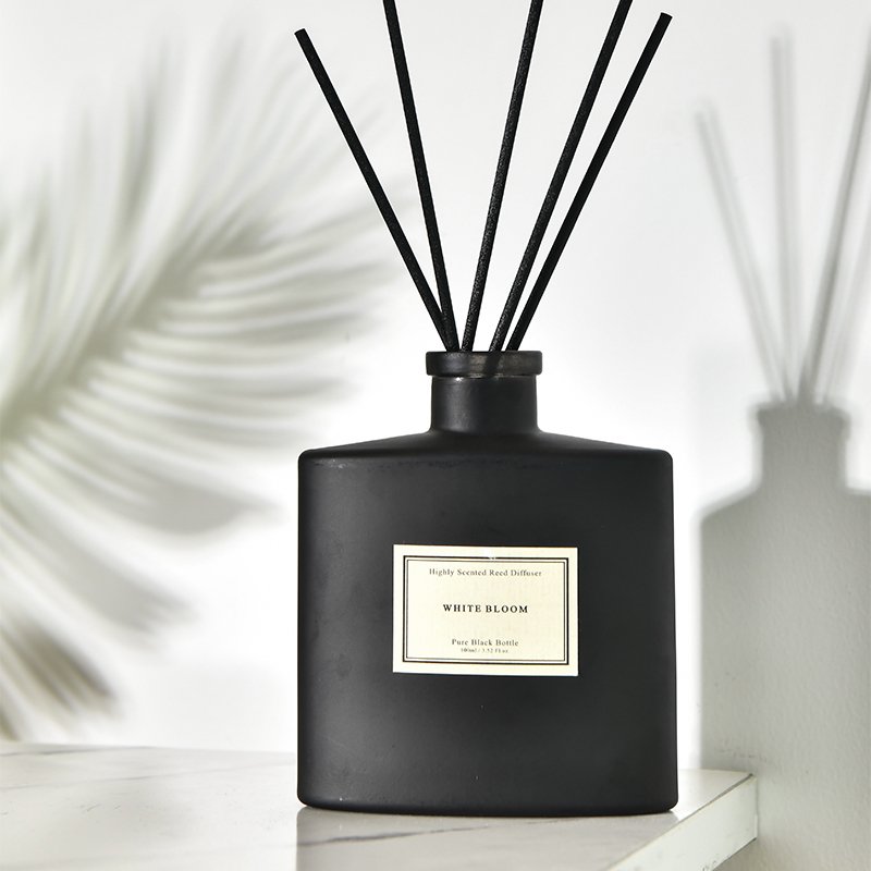Free Customize Fragrance Freshening Luxury Home Decor New Perfume Fragrance oil Stick Reed Diffuser