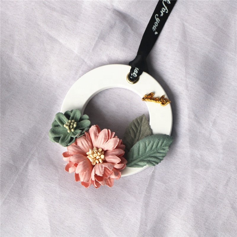 Round Ring White Plaster Scented Hanging Air Freshener Ceramic Aroma Stone Porcelain Flower Essential Oil Fragrance Diffuser