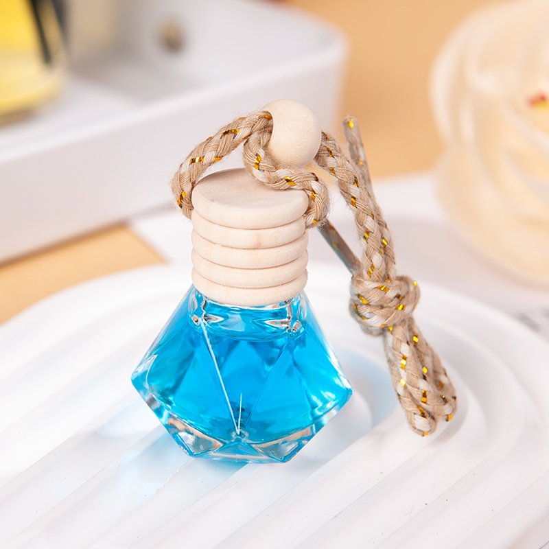 Luxury Personalised 6ml Rhombus Shape Glass Bottle Hanging Car Decoration Scent Car Smell Air Freshener for Auto