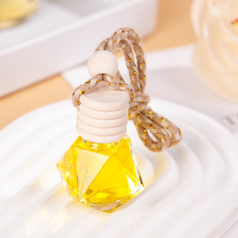 Luxury Personalised 6ml Rhombus Shape Glass Bottle Hanging Car Decoration Scent Car Smell Air Freshener for Auto