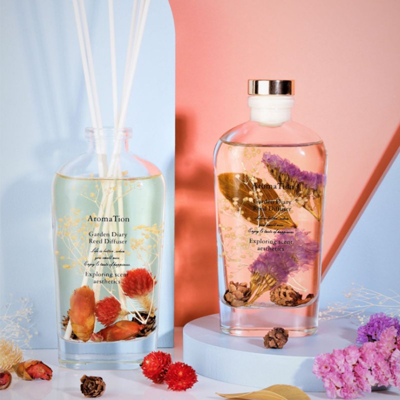 Wholesale aroma natural scented preserved flower glass bottle reed diffuser with luxury gift set