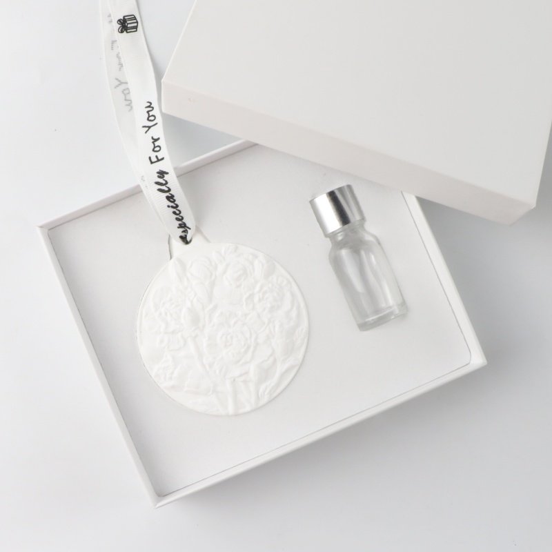Stocked Hanging Car Wardrobe Air Freshener Round white Scented Ceramic Flower Aroma Porcelain Essential Oil Fragrance Diffuser