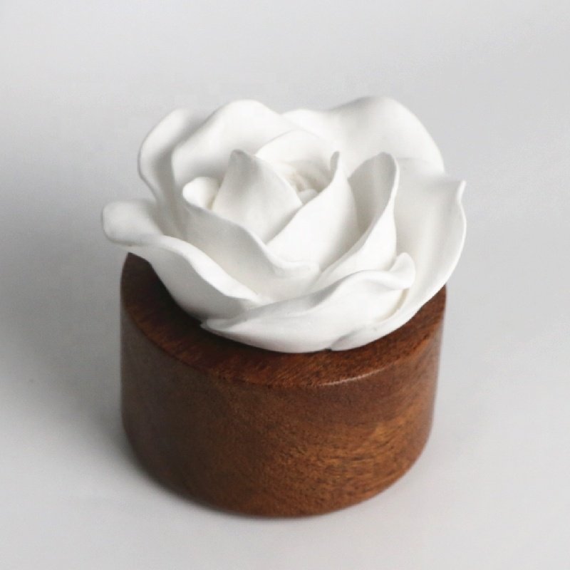 Factory Wholesale Home Car Home Air Freshener Scented Ceramic Wooden Porcelain Flower Aroma Plaster Essential Oil Diffuser