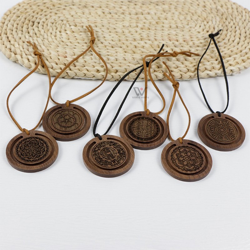 Black Walnut Wooden Keychain Natural Aroma Diffuser Wood Car Fragrance Vent Clips with Logo