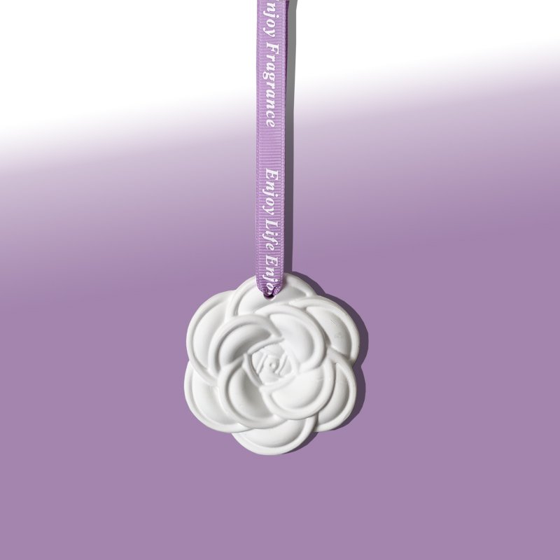 Camellia Flower Shaped Hanging Ceramic Aroma Stone Pendent Car Air Freshener Portable Essential Oil Aroma Porcelain Diffuser