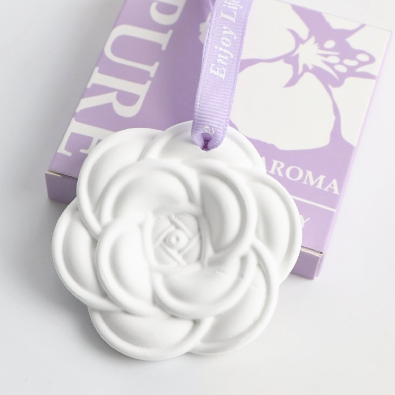 Camellia Flower Shaped Hanging Ceramic Aroma Stone Pendent Car Air Freshener Portable Essential Oil Aroma Porcelain Diffuser
