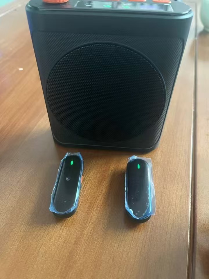 Sound amplier speaker Mini Wireless Portable Megaphone Speaker With Double Clip-on Lavalier Microphone For Teacher,Tour Guide