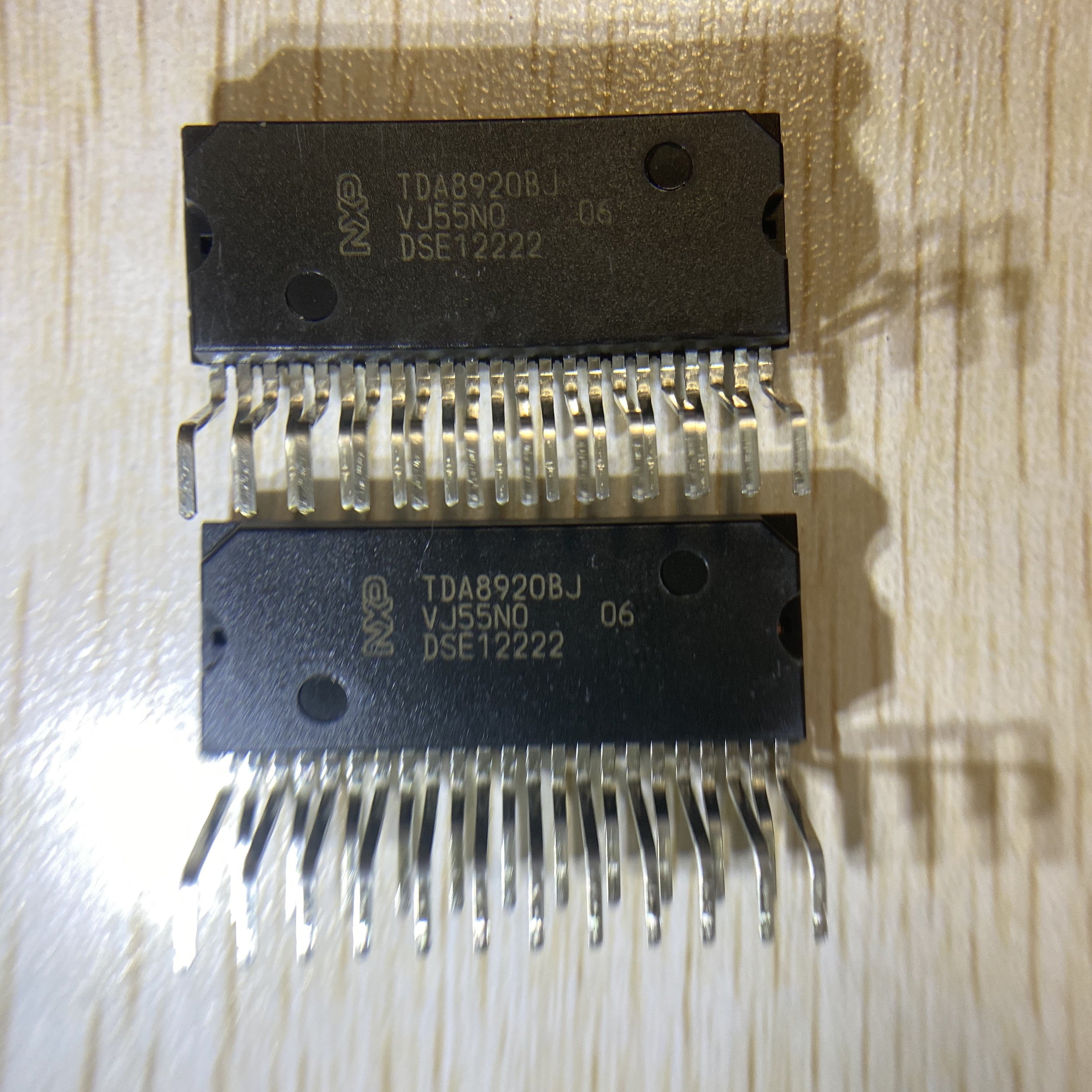TDA8920BJ Original amplifier ic electronic spare parts ic component car ic Audio power amplifier