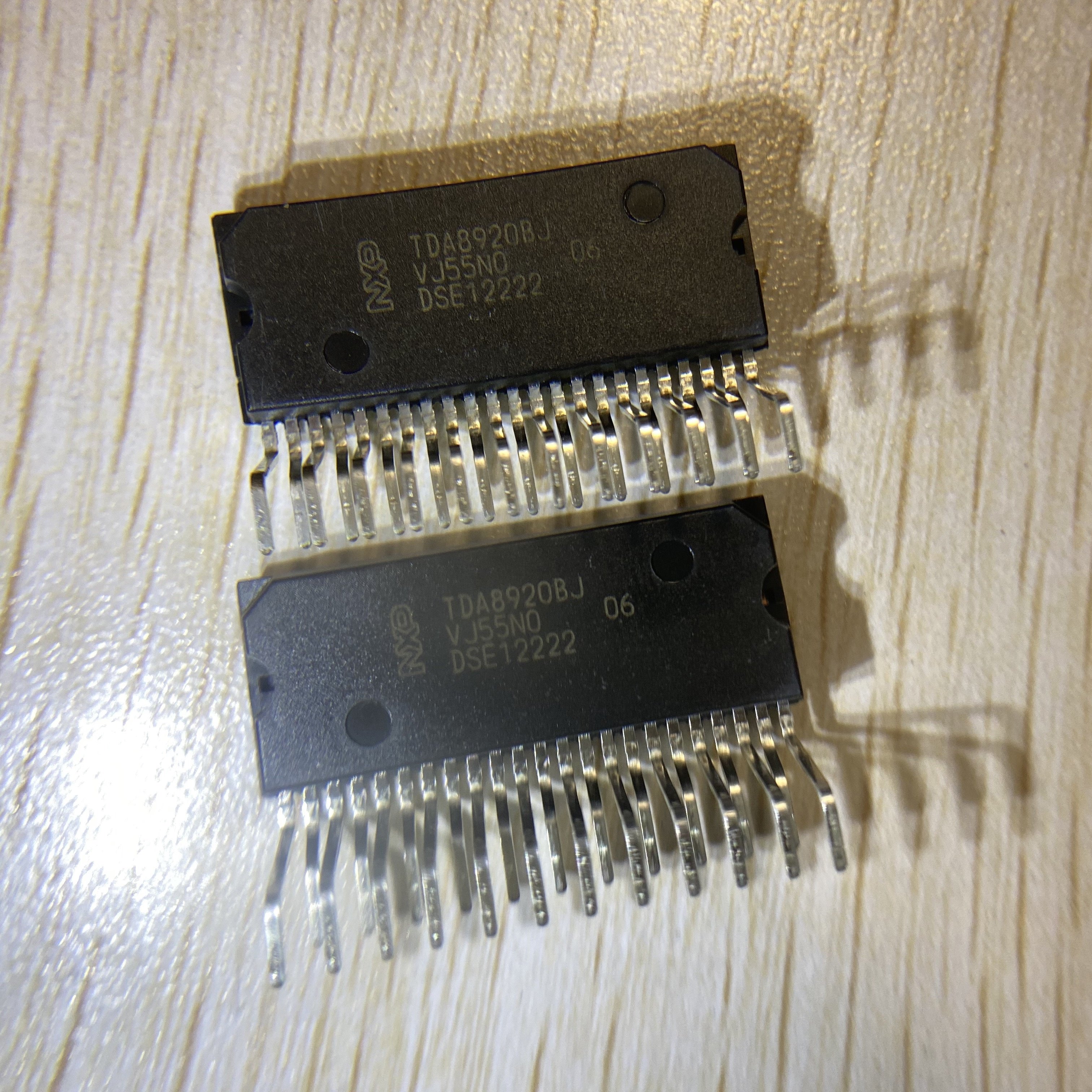 TDA8920BJ Original amplifier ic electronic spare parts ic component car ic Audio power amplifier