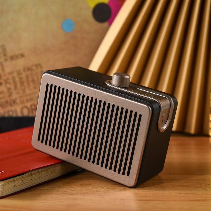 BD23 Retro Wood Grain Wireless AM/FM Retro Speaker with Elegant & Vintage Design Portable Blue Tooth Speaker for Home Office