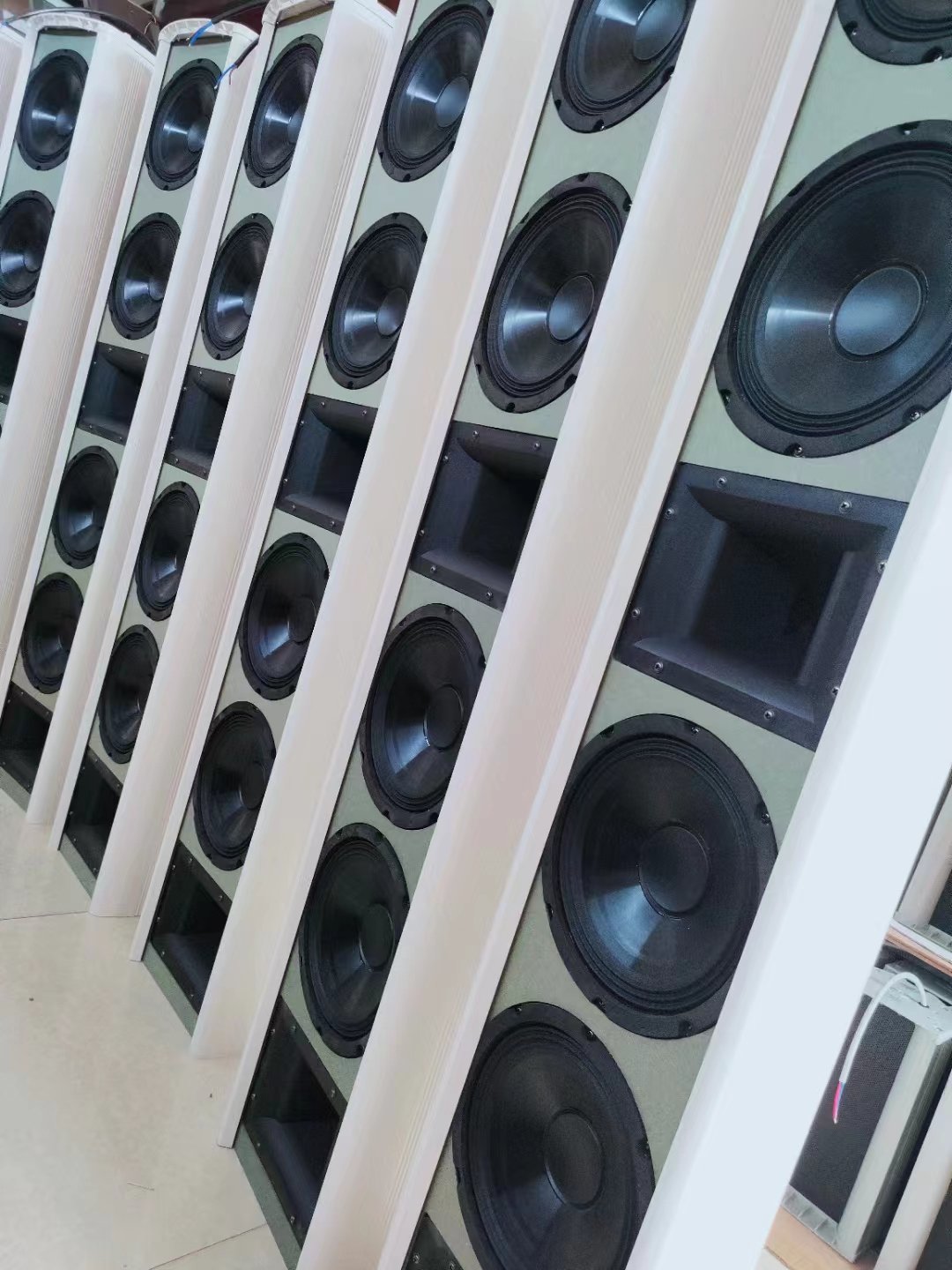 EAET CZ-834 70V-100V Luxury Weatherproof Multimedia Column Outdoor Pa Speaker
