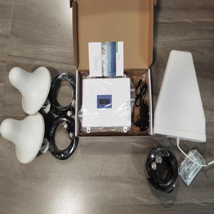 Double output 2g 3g 4g gsm lte mobile phone network cellphone amplifier repeater 4g cell phonemobile signal booster