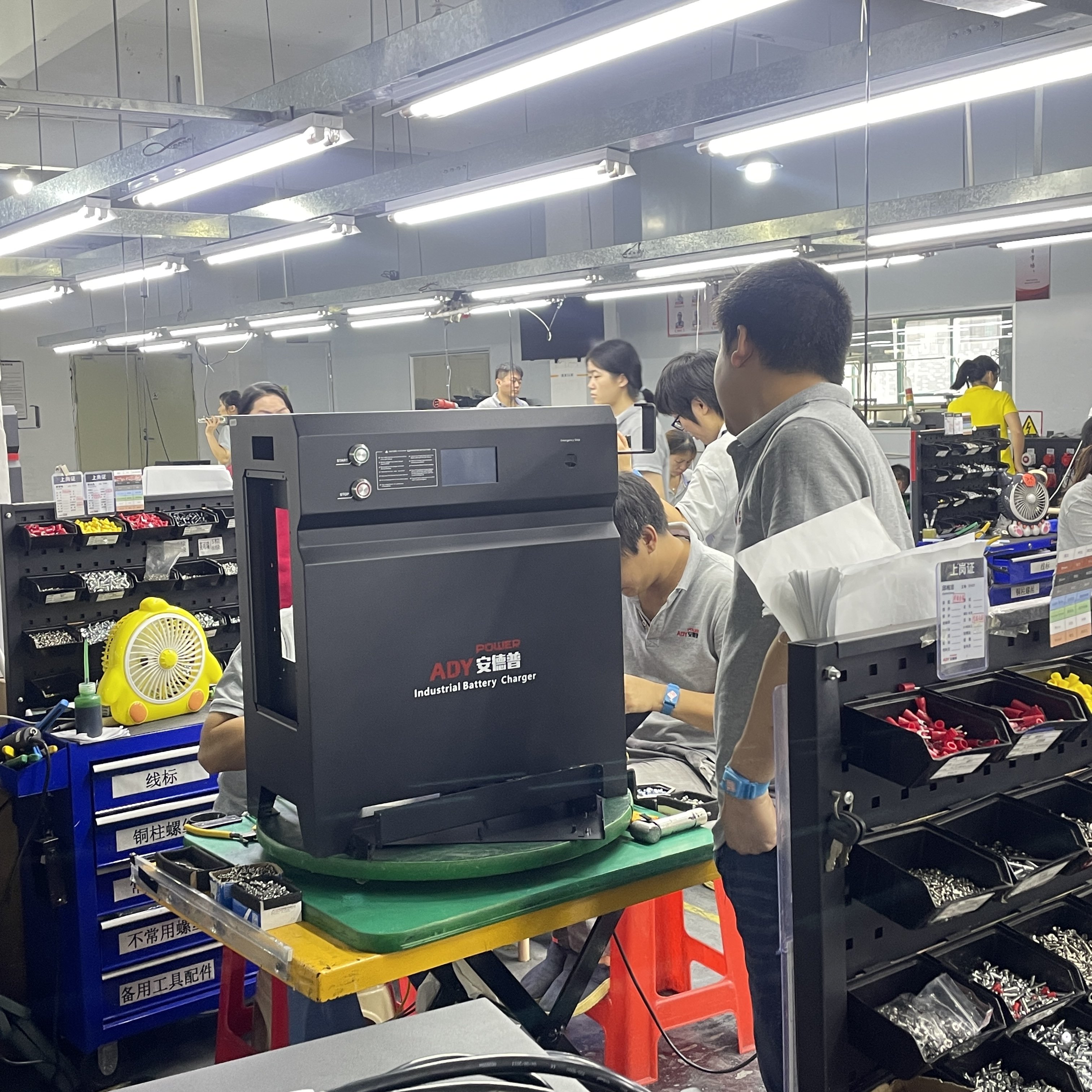 Industrial Forklift Golf Cart Sightseeing Car Lithium Battery Charger High Frequency Intelligent 24V/300A