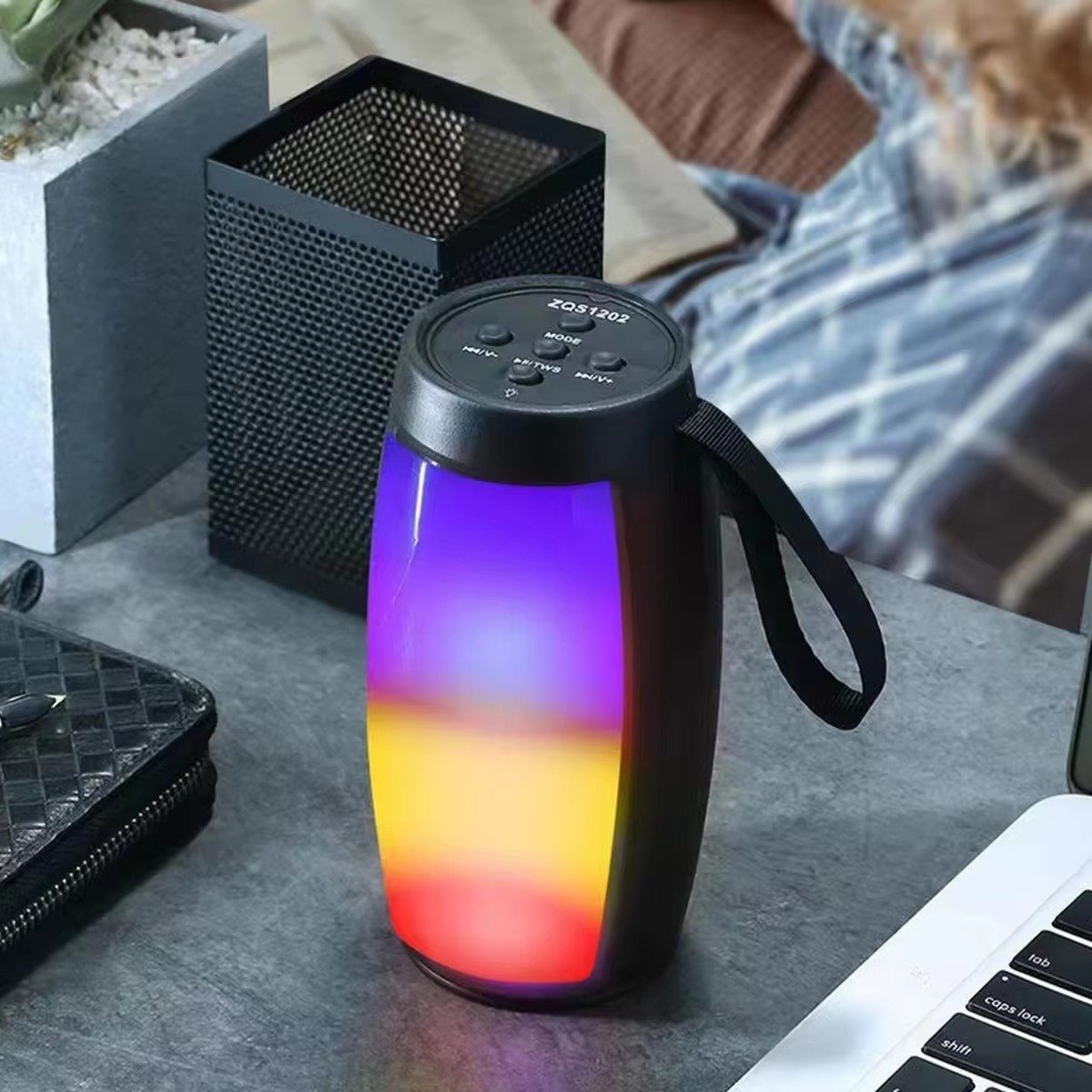 New FM Radio Car Speaker Outdoor Subwoofer Reverberation LED Speaker Portable High-power Wireless Speaker