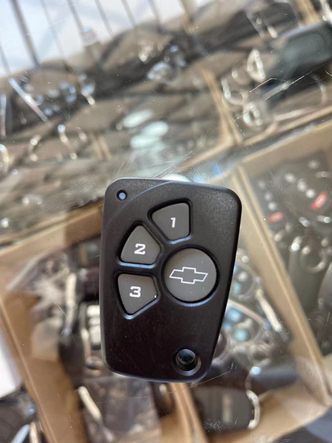 For Original Chevrolet Remote with 4 Buttons Hot Selling for Ecuador Market Remote Controller for Original Chevrolet Car Alarms