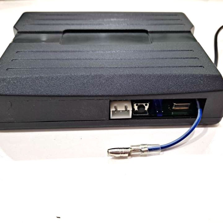 RFID Immobilizer Pke Push Button Remote Control Engine Start Stop Keyless Entry System Car Alarms with Smart Phone App E05