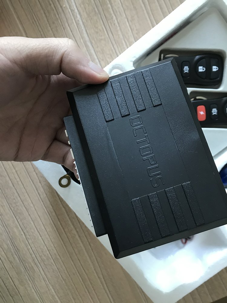 High Quality Octopus Anti Theft Security Universal Octopus Car Alarm System with Alarming