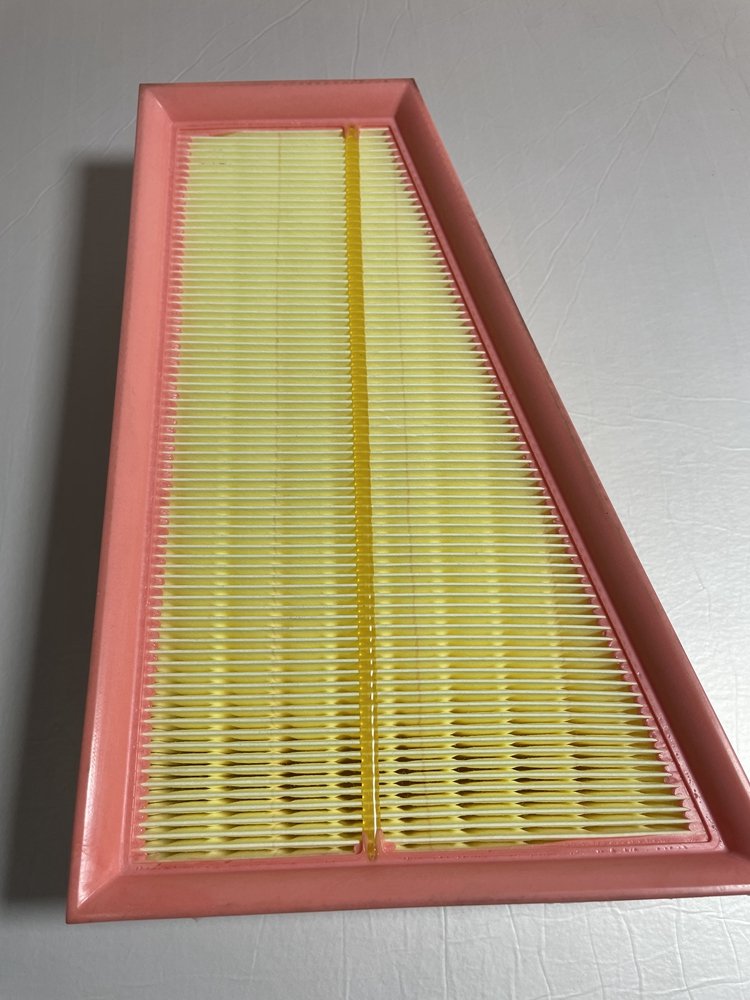 Factory Wholesale Cheap Price Infiniti Coupe Engine System Air Filter Cabin Type New Condition Made Carbon Paper OEM 13717582908