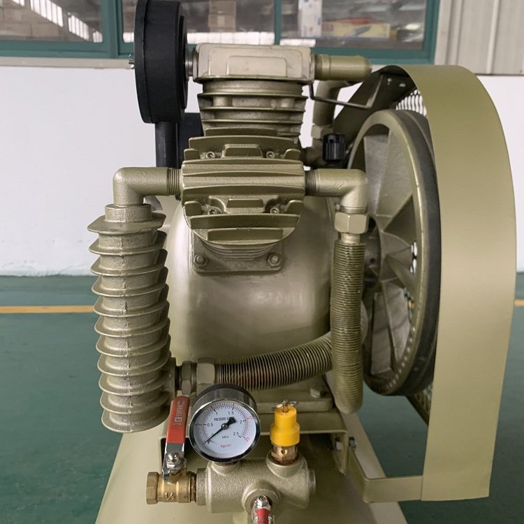 FUCAI 220v 50hz 60hz 15 bar Piston Industrial air Compressor 11kw 15hp Supplier