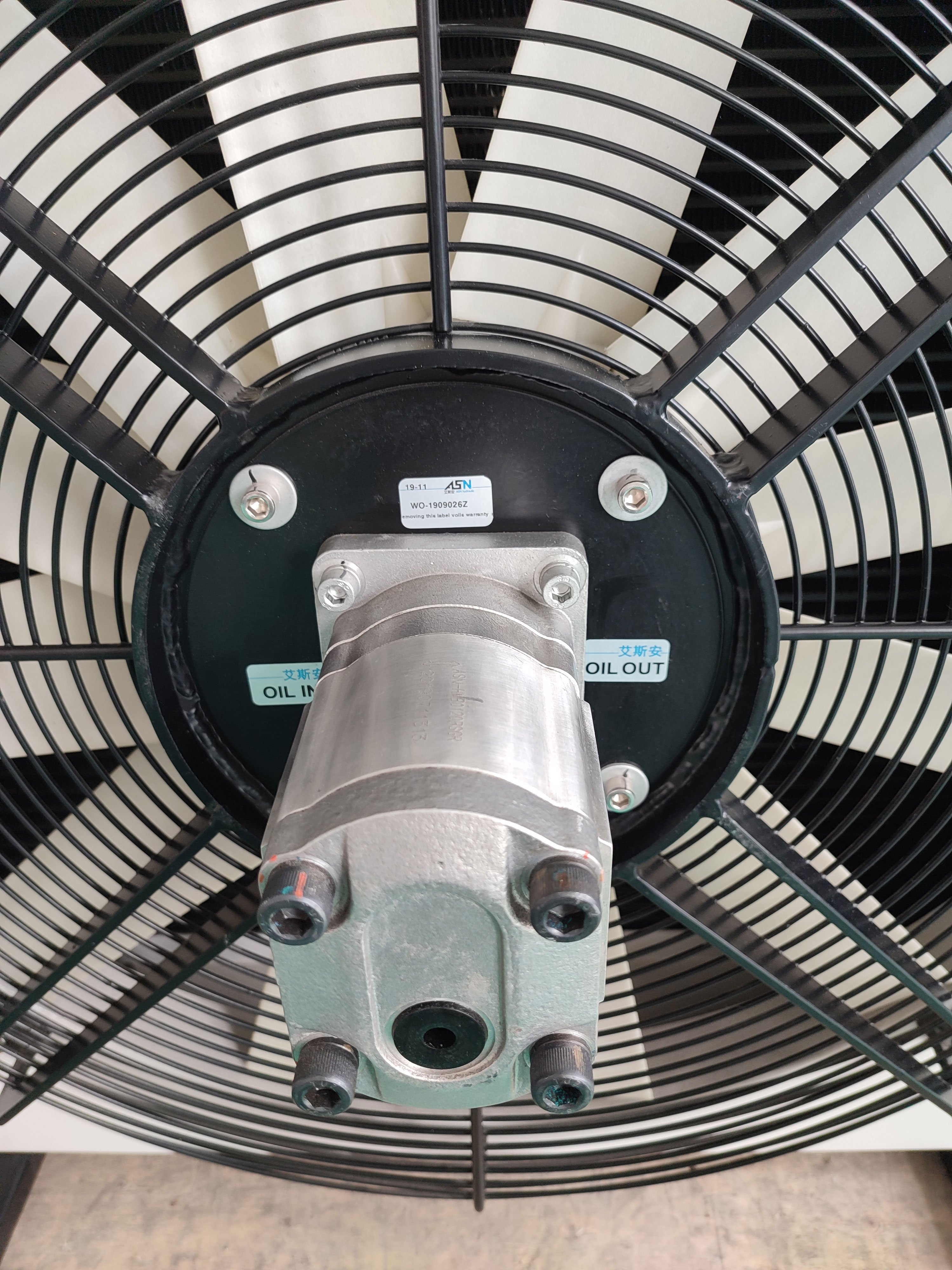 Hot Sale 3000/6000 Btu Inverter Hydraulic Air Heat Exchanr Condenser Low Hydraulic Fan Oil Cooler Hotels Floor Standing