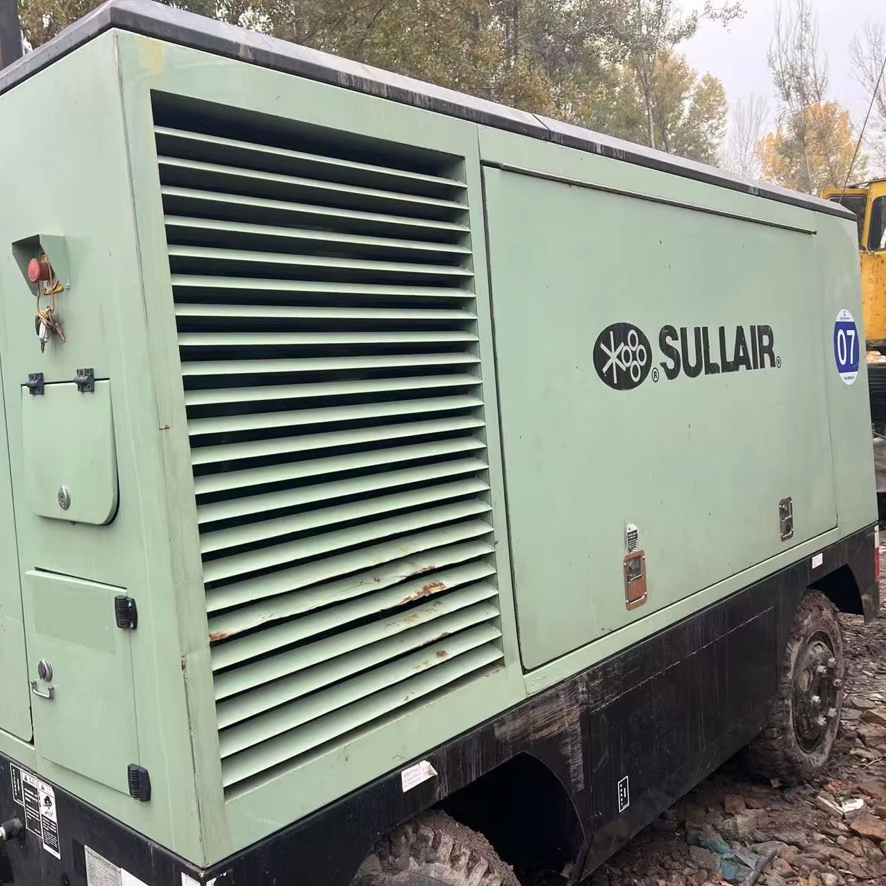 Hot Selling Used 20bar Diesel Engine Best Price Portable Screw Air Compressor 24V Rotary with Good Service for Mine Industries