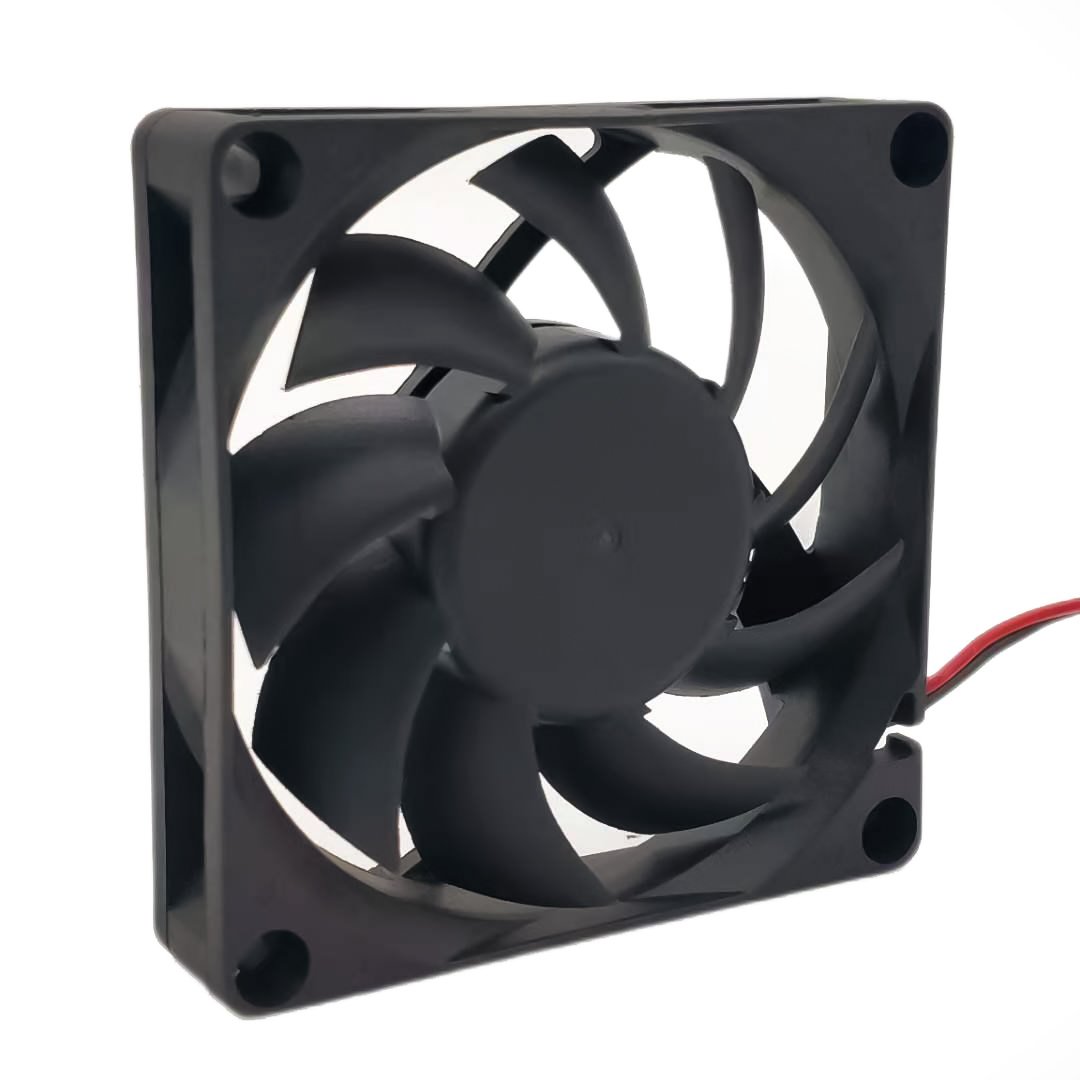 7015A 12V DC Axial BLDC Blower Fan 70mm Car Fan with Plastic Blades OEM & ODM Customizable