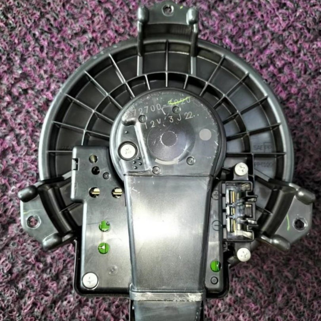 Hot Sale Auto Parts Air Conditioning System Blower Motor for Toyota BB QNC21 272700-3020 2727003020